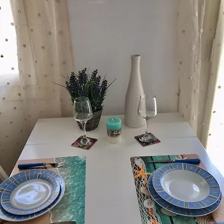 By The Sea Apartment *